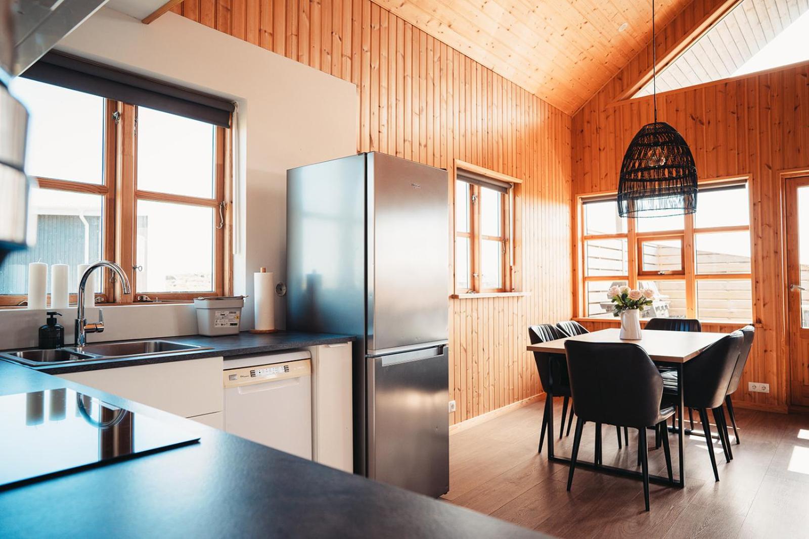 Ocean Break Cabins Sandgerði Eksteriør bilde